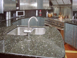 Гранит Blue Pearl