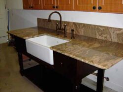 Гранит Colombo Gold