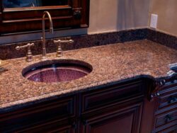 Гранит Dakota Mahagany