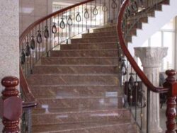 Гранит Dakota Mahagany