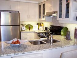 Гранит Giallo Ornamental White