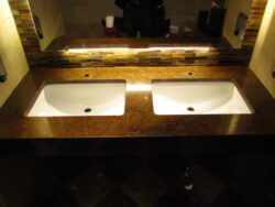 Гранит Bronzite