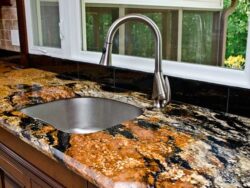 Гранит Magma Gold