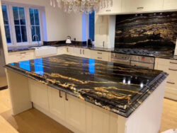 Гранит Preto Lotus