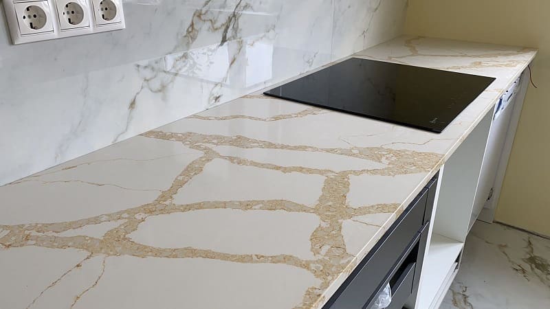 Столешница на кухню из композита кварца (СК004)