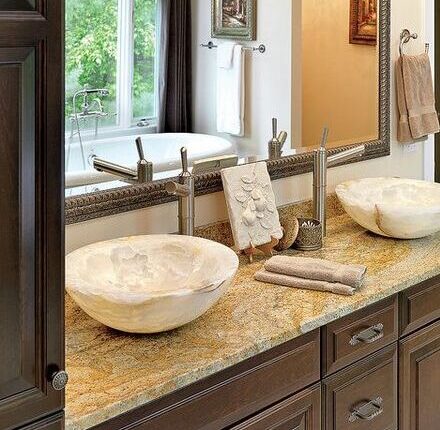 Столешница в ванную из гранита  (СВГ011)