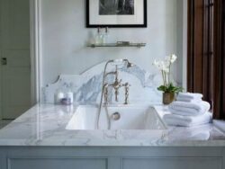 Столешница в ванную из мрамора (СBМ014)